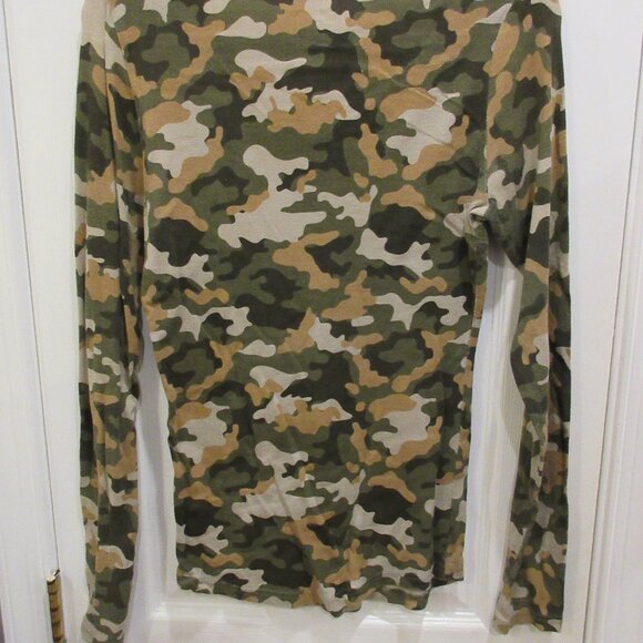 No Boundaries womens camoflauge shirt size L (11-13) - Picture 3 of 3
